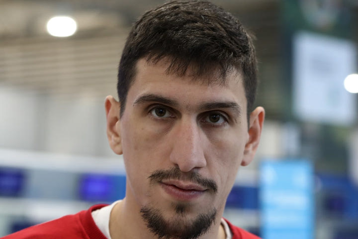Λαρεντζάκης: “Έχουμε τις βάσεις και την ποιότητα να κερδίσουμε την Μπολόνια”
