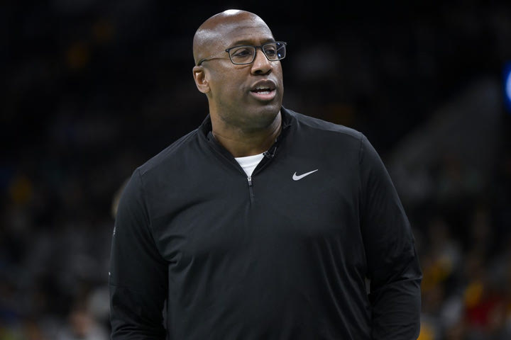 NBA, Νικς: Η ομάδα της Νέας Υόρκης θα μιλήσει με Μάικ Μπράουν και Τέιλορ Τζένκινς για την θέση του head coach