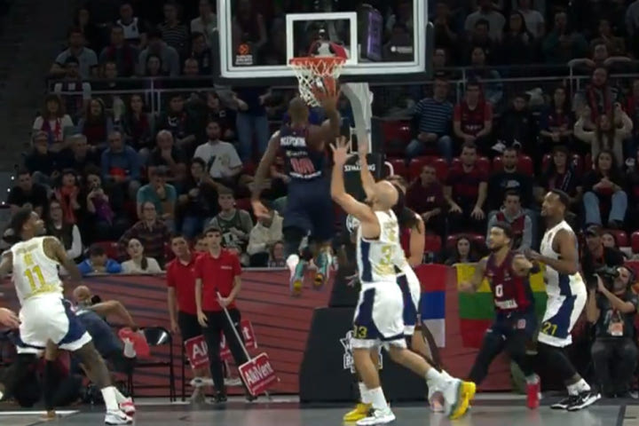 EuroLeague: Το απίθανο putback κάρφωμα του Μίλερ-ΜακΙντάιρ στην κορυφή του Top-10 της 12ης αγωνιστικής