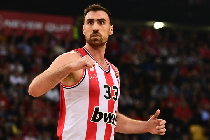 Stoiximan Basket League: Ο κυρίαρχος Μιλουτίνοβ, ο ασταμάτητος Χιλ, ο λυτρωτής Κουζμίνσκας και οι κερδισμένοι της 10ης αγωνιστικής