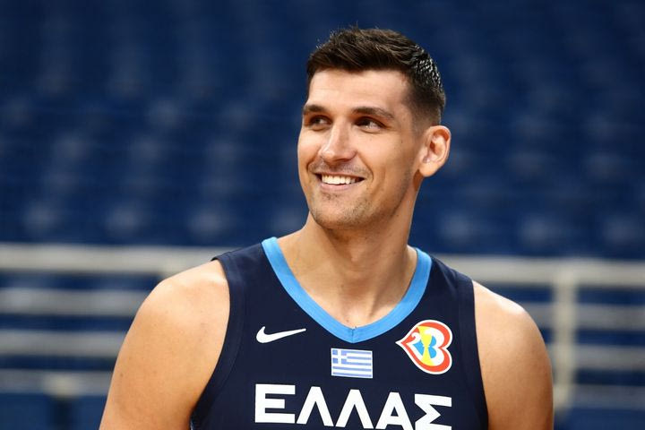Ο Ντίνος Μήτογλου στο SPORT24: “Ονειρευόμουν 1.5 χρόνο να παίξω ξανά, μέτρησα τους φίλους μου αυτό το διάστημα”