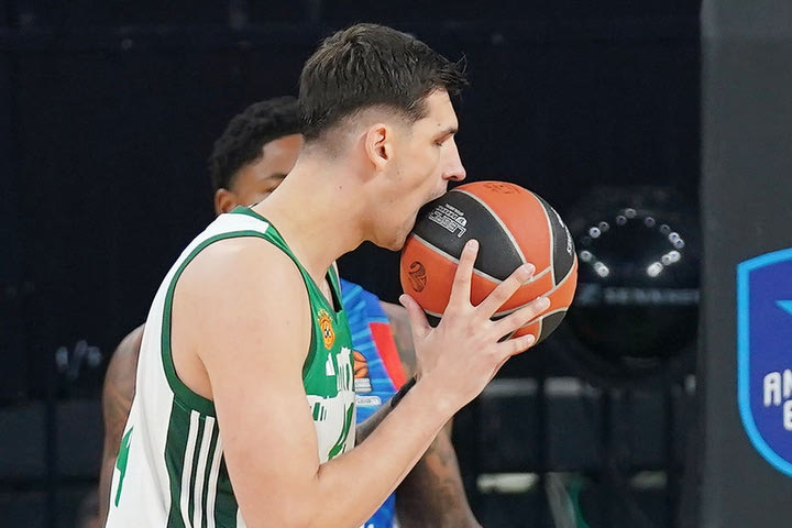 Αναντολού Εφές – Παναθηναϊκός AKTOR 71-68: Ο Μήτογλου βρήκε το σίδερο και το τριφύλλι γνώρισε την ήττα στην Κωνσταντινούπολη