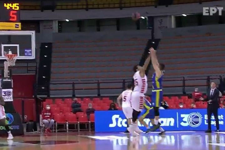 Περιστέρι: Το “μανταρίνι” του Δημήτρη Μωραΐτη κόντρα στον Ολυμπιακό
