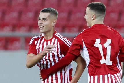 Χρήστος Μουζακίτης: Ένα παιδί μετράει τα άστρα και ονειρεύεται με τον Ολυμπιακό