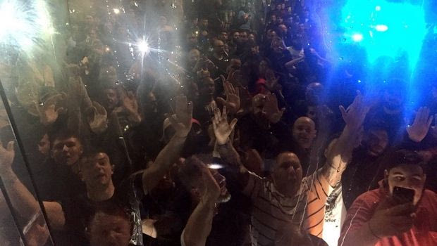 “Κάηκε” η Νάπολη: 20.000 οπαδοί στο αεροδρόμιο για τους θριαμβευτές!
