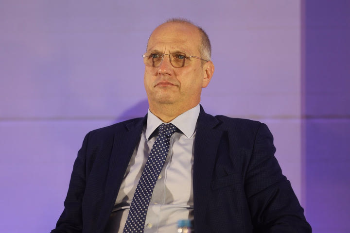 Οικονόμου για τον τραυματία αστυνομικό: “Οι γιατροί έκαναν υπεράνθρωπες προσπάθειες να τον κρατήσουν στη ζωή, “δολοφονική επίθεση” που δεν θα μείνει ατιμώρητη”