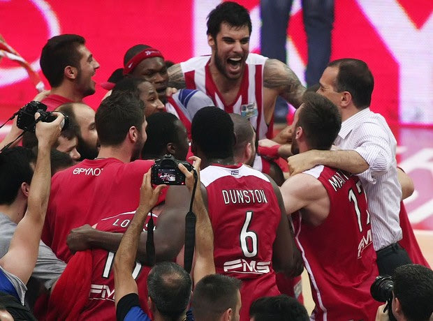 Από τους πρόποδες της γης…