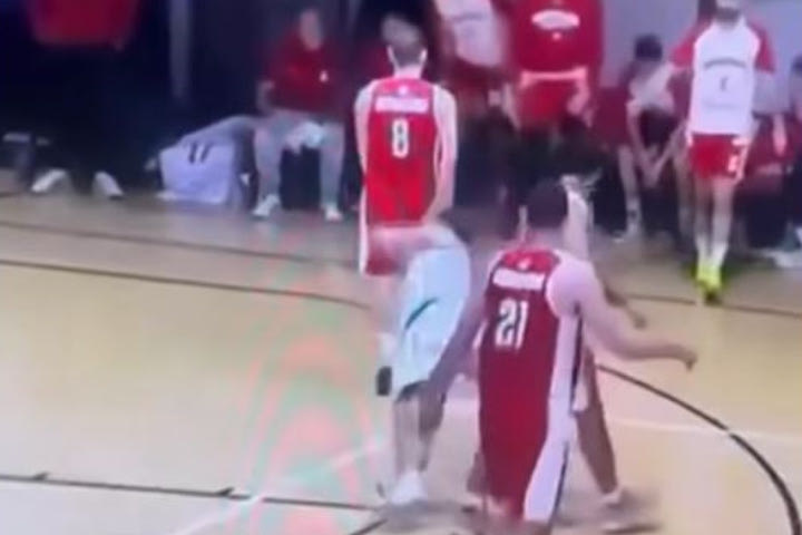 Elite League: O Καλλιανιώτης γρονθοκόπησε τον Σανδραμάνη του Παπάγου, ζήτησε συγγνώμη μέσω ανακοίνωσης ο Πανερυθραϊκός
