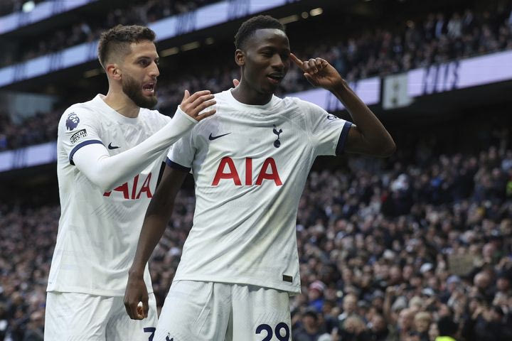 Τότεναμ – Μπόρνμουθ 3-1: Σε απόσταση αναπνοής από την τετράδα τα σπιρούνια