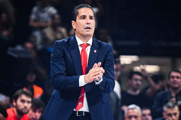 Ο Ερυθρός Αστέρας δεν σταματάει στον Πετρούσεβ και ψάχνει και σέντερ