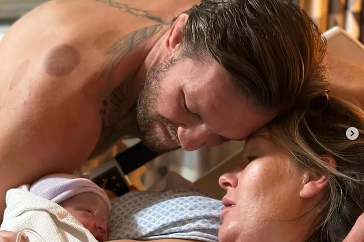 Κόνορ ΜακΓκρέγκορ: Απέκτησε το τέταρτο παιδί του με τη σύντροφό του Ντι Ντέμπλιν