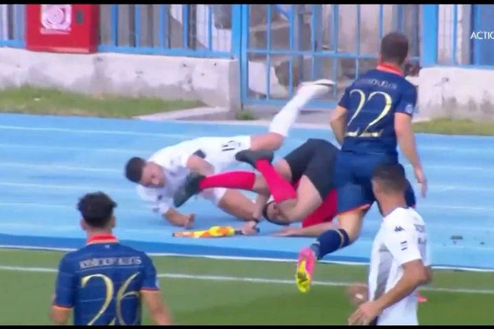 Athens Kallithea – Καλαμάτα: Ο Βαλεριάνος “γκρέμισε” άθελά του τον βοηθό