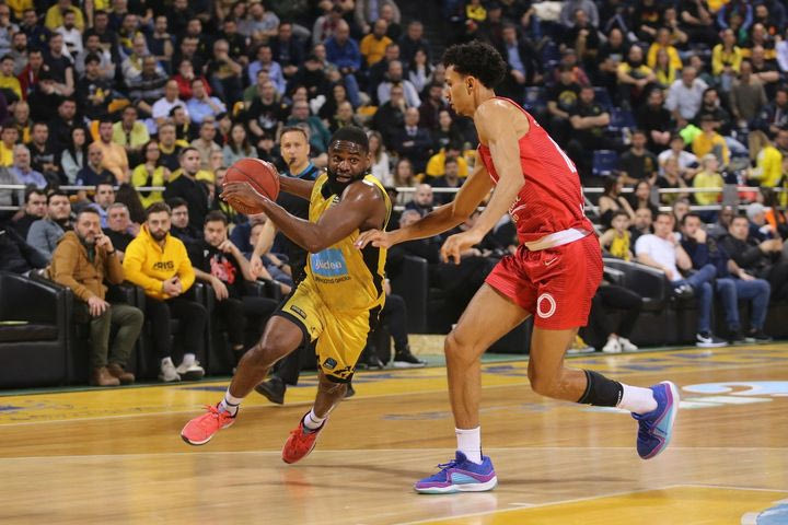 Άρης – Μπουργκ 68-76: Λύγισε απέναντι στο 18χρονο φαινόμενο