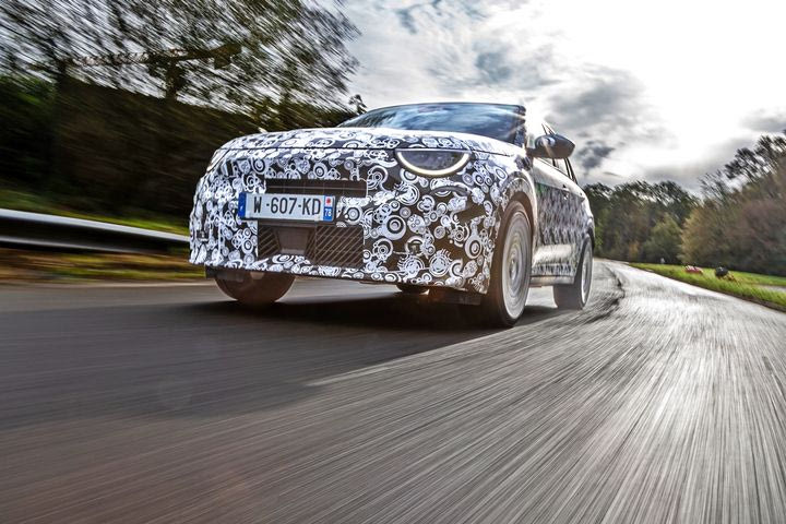 Με τις “ευλογίες” της Stellantis Motorsport ετοιμάζεται το δυνατότερο Abarth στην ιστορία της μάρκας