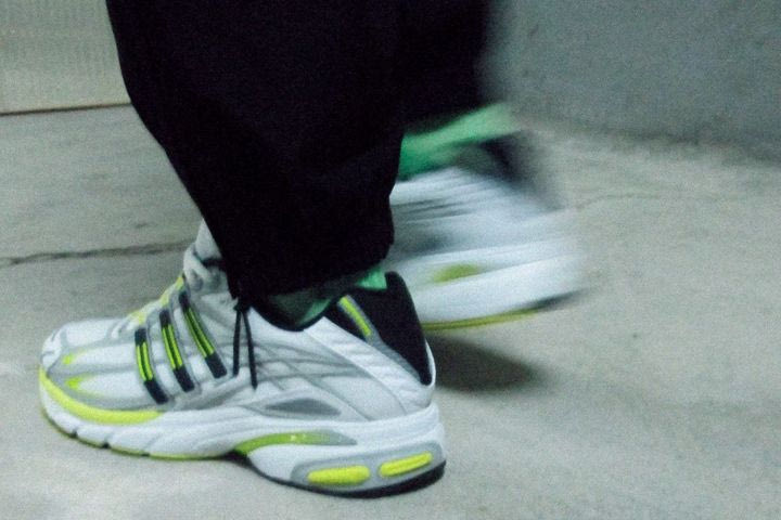 Τα Adidas Originals ξεφυλλίζουν το αρχείο τους και παρουσιάζουν τη συλλογή «2000s RUNNING»