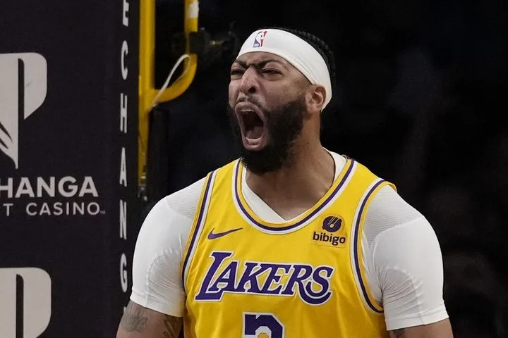 NBA, τα αποτελέσματα της βραδιάς: Ντέιβις και Ράσελ ξεχώρισαν για τους Λέικερς, οι Χιτ οδήγησαν τους Καβαλίερς σε τέταρτη ήττα, εξαιρετικός Μίτσιτς στη νίκη των Χόρνετς επί των Πέισερς