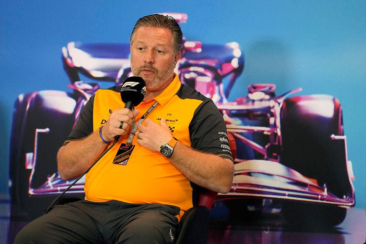 Μπράουν στον Φερστάπεν: “Οδήγησε όπως ο παγκόσμιος πρωταθλητής που είσαι”