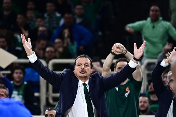 Παναθηναϊκός AKTOR – Περιστέρι bwin: Τεχνική ποινή στον πράσινο πάγκο έπειτα από διαμαρτυρία για επιθετικό φάουλ του Λεσόρ