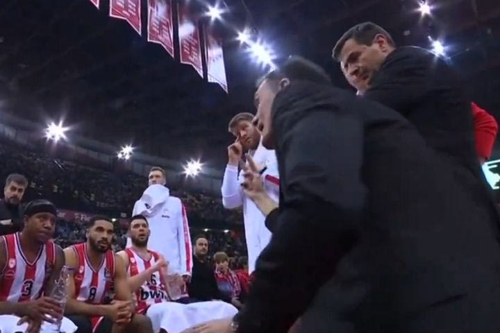 Τρομερό ξέσπασμα Μπαρτζώκα σε time out: “Τι σας ζητάω γαμ@το;”