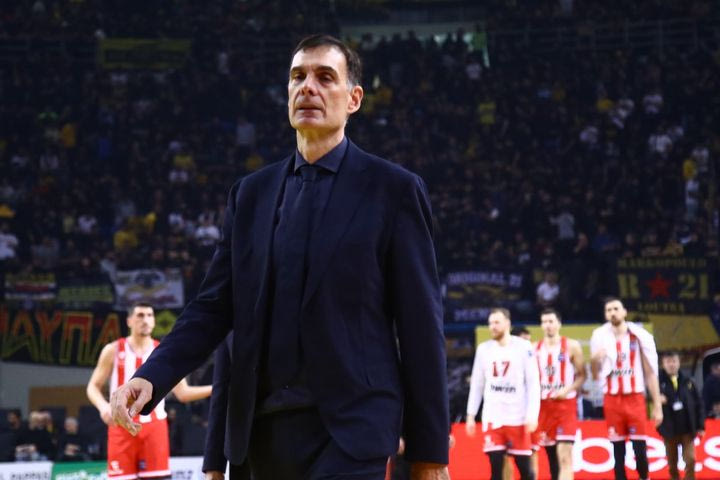 Ολυμπιακός: Ο Μπαρτζώκας αποκάλυψε ότι Φαλ και Μιλουτίνοβ έπαιξαν με πρόβλημα κόντρα στην ΑΕΚ Betsson