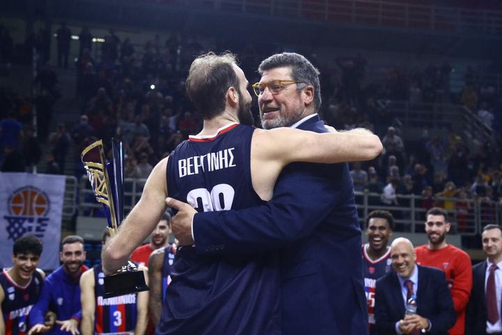 Πανιώνιος, UNICEF Trophy: Η ξεχωριστή απονομή του κυπέλλου στους κυανέρυθρους, η αγκαλιά Βεργίνη -Χριστοδούλου και το πάρτι στις κερκίδες