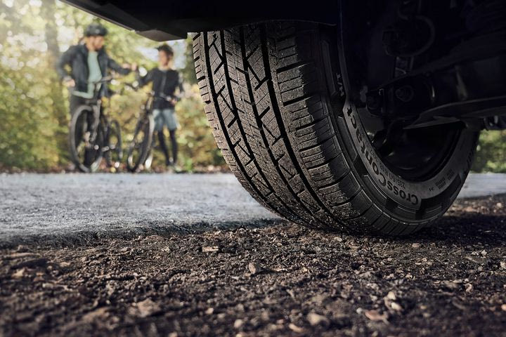 Το νέο Continental CrossContact H/T υπόσχεται κορυφαία ασφάλεια σε άσφαλτο και χώμα