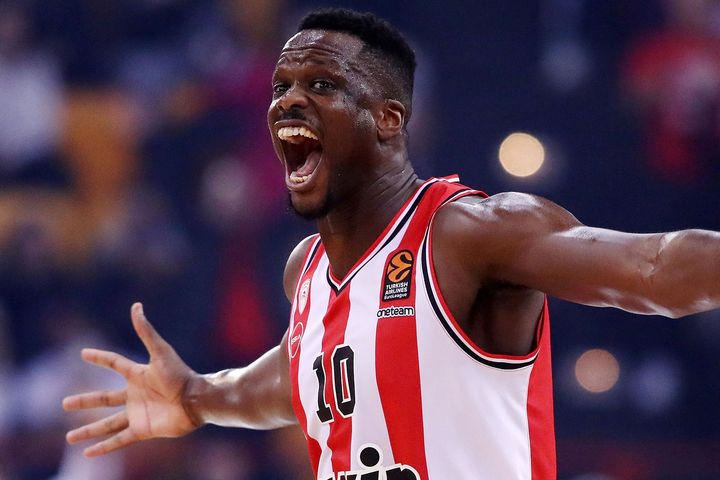 Ολυμπιακός – Αρμάνι Μιλάνο 79-74: Γλίτωσε το φιάσκο και μπήκε σε τροχιά εξάδας με απίθανο Φαλ