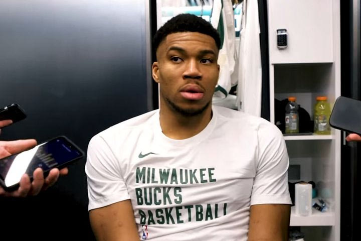 NBA, Γιάννης Αντετοκούνμπο για τα γιουχαΐσματα των φίλων των Μπακς: “Σκ@τ@ κι εγώ θα μας γιούχαρα σήμερα”