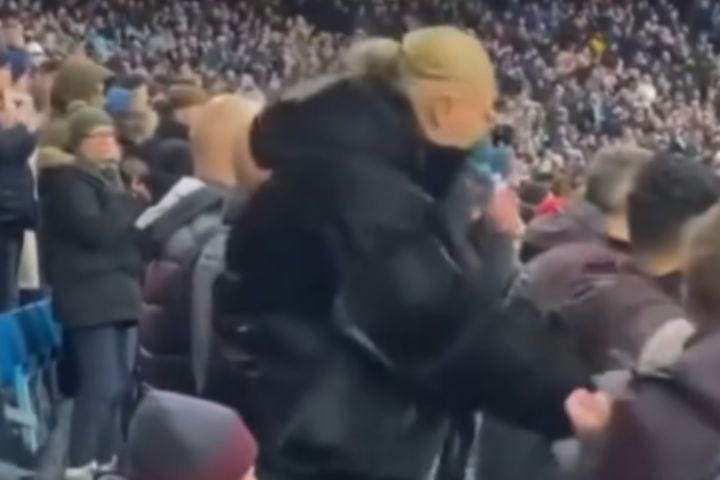 Χαλάντ: Ο έξαλλος πανηγυρισμός του στο γκολ του Φόντεν απέναντι στην Χάντερσφιλντ