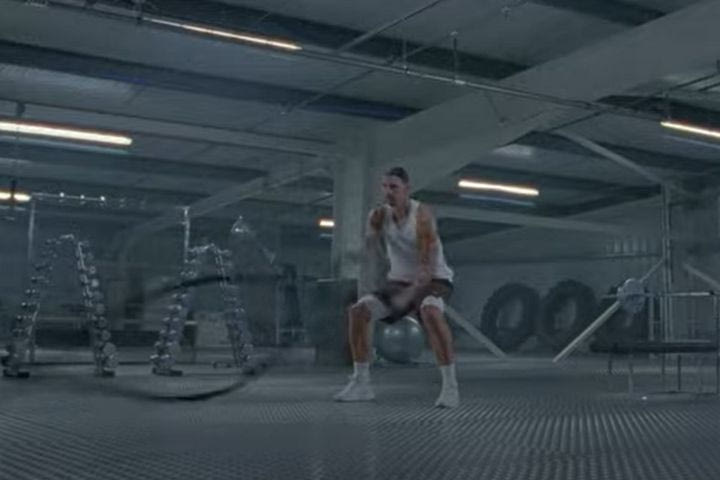 Ηχηρή είσοδος του Ιμπραχϊμοβιτς στον χώρο της μόδας