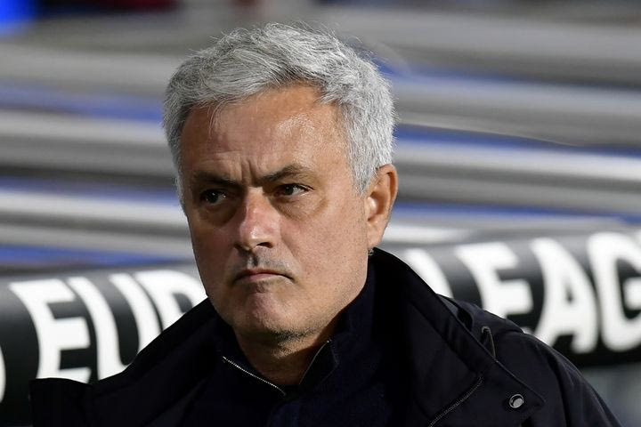 Ο Μουρίνιο τα έβαλε ξανά με δημοσιογράφο: “Είσαι τιμωρημένος, ίσως την επόμενη εβδομάδα απαντήσω στην ερώτησή”