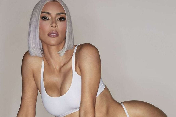 Kim Kardashian: Τα σημάδια της ψωρίασης στο σώμα της και 5 ακόμα διάσημοι που ζουν με αυτή
