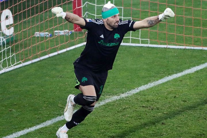 Ολυμπιακός – Παναθηναϊκός 6-7 πεν. (0-0): Το τριφύλλι πήρε την πρόκριση στους “8” στα πέναλτι με ήρωα τον Λοντίγκιν και μοιραίους Καρβάλιο-Καμαρά