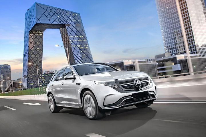 Με θετικό πρόσημο έκλεισε το 2023 για τη Mercedes-Benz στη χώρα μας