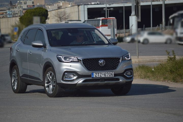 Δοκιμάζουμε το πολυτελές SUV MG E-HS με τους 258 ίππους