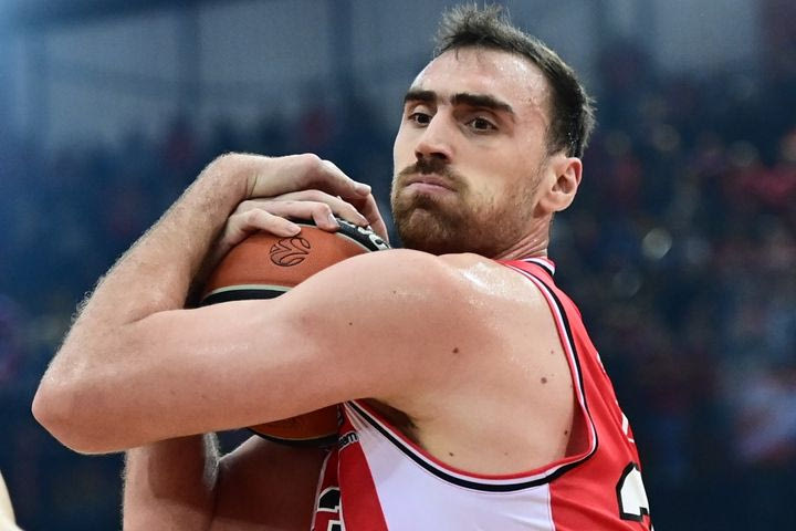 Ο Νικόλα Μιλουτίνοβ έγραψε το πρώτο 20/20 της EuroLeague μετά από 6147 μέρες και την επίδοση του Αντώνη Φώτση