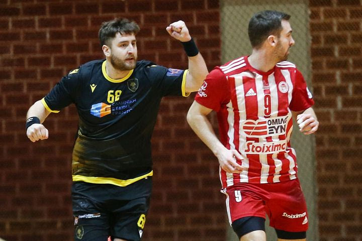 Ολυμπιακός – ΑΕΚ 25-28 (23-23): Πήρε εκδίκηση στην παράταση και πέρασε στους 8 του κυπέλλου χάντμπολ