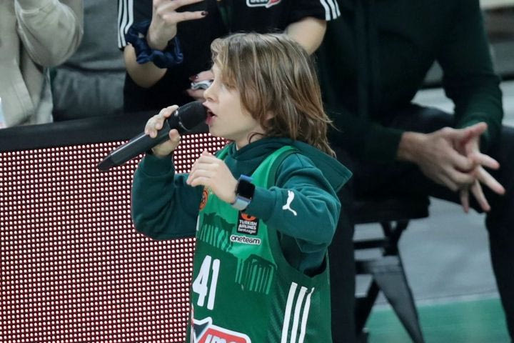 Παναθηναϊκός AKTOR: Αυτός ο πιτσιρικάς έκανε την ανακοίνωση της αρχικής πεντάδας του τριφυλλιού κόντρα στη Μονακό