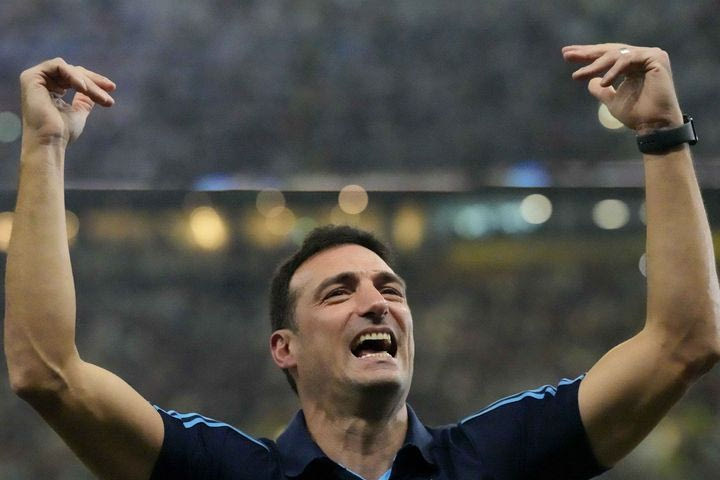 Οι Αργεντινοί έδωσαν το όνομα του Λιονέλ Σκαλόνι σε δρόμο για να τον τιμήσουν