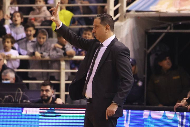 Ο Τακιανός αποβλήθηκε στο 15′ του ΠΑΟΚ – Τόφας, αντιδράσεις στο Παλατάκι για τους διαιτητές