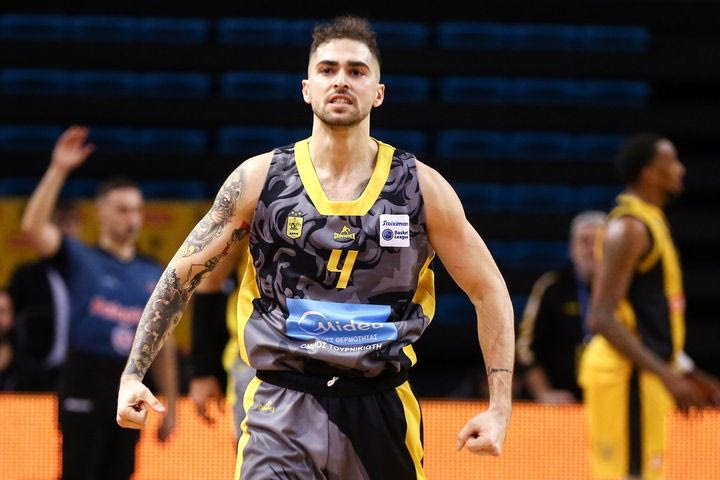Ο Βασίλης Τολιόπουλος στο SPORT24: “Από τις καλύτερες σεζόν της καριέρας μου, αυτό σκέφτηκα στο τρίποντο”