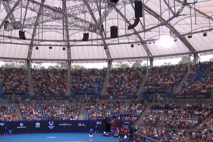 Τσιτσιπάς – Ντίεζ: Το απίθανο χτύπημα του Στέφανου που έφτασε στην οροφή του γηπέδου