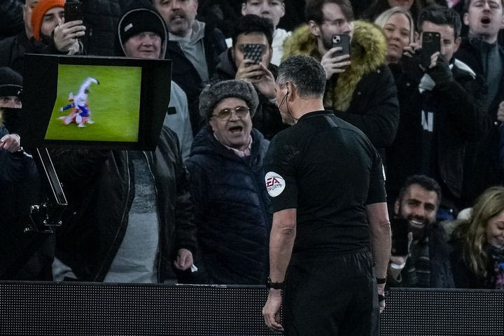 FIFA: Σκέψεις για δικαίωμα για “challenge” στο ποδόσφαιρο