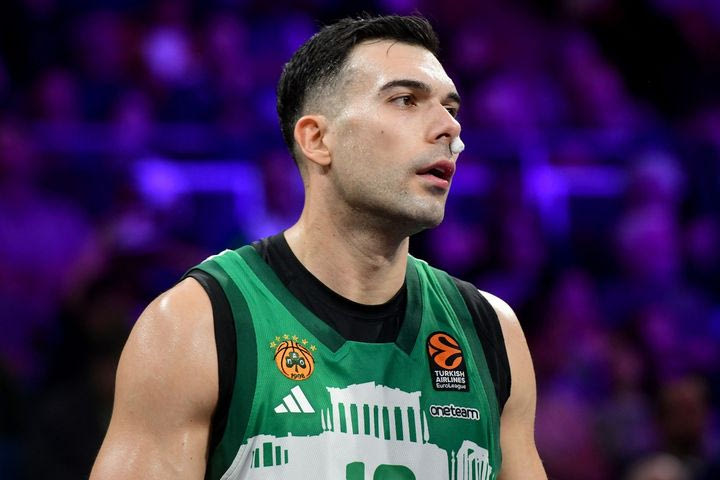 Παναθηναϊκός AKTOR: Ενοχλήσεις στον προσαγωγό ο Σλούκας, αμφίβολος για Βαλένθια