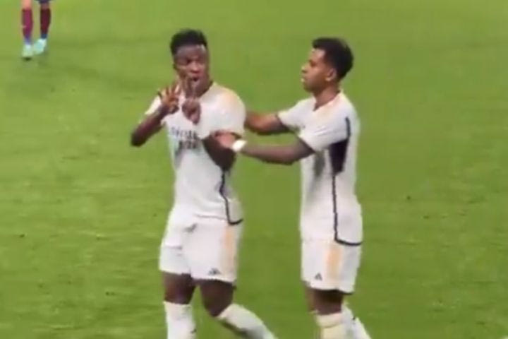 Ρεάλ – Μπαρτσελόνα 4-1: Η χειρονομία του Βινίσιους που έκανε έξαλλο τον πάγκο των Καταλανών
