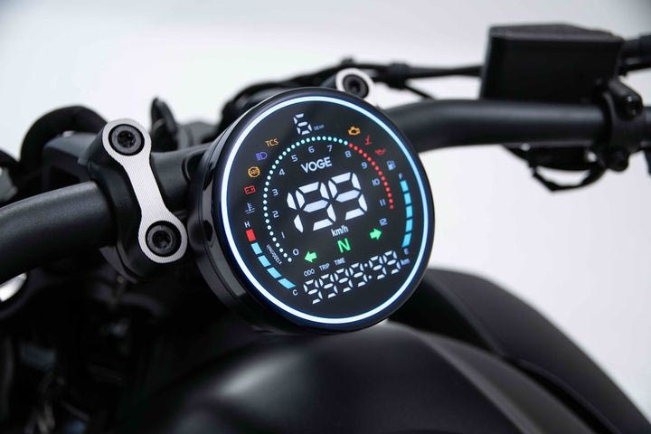 Απαράμιλλο στυλ και μοναδική τιμή για το πρώτο custom μοντέλο της Voge