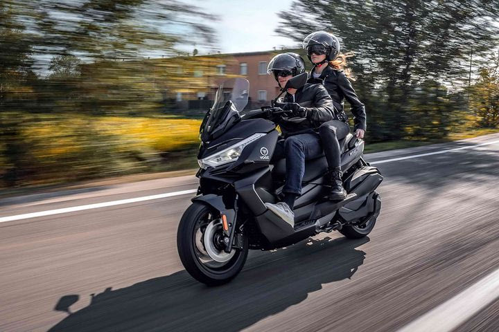 Voge SR4 Max Smart: Το δημοφιλές GT Scoοter σε πλουσιότερη έκδοση εξοπλισμού
