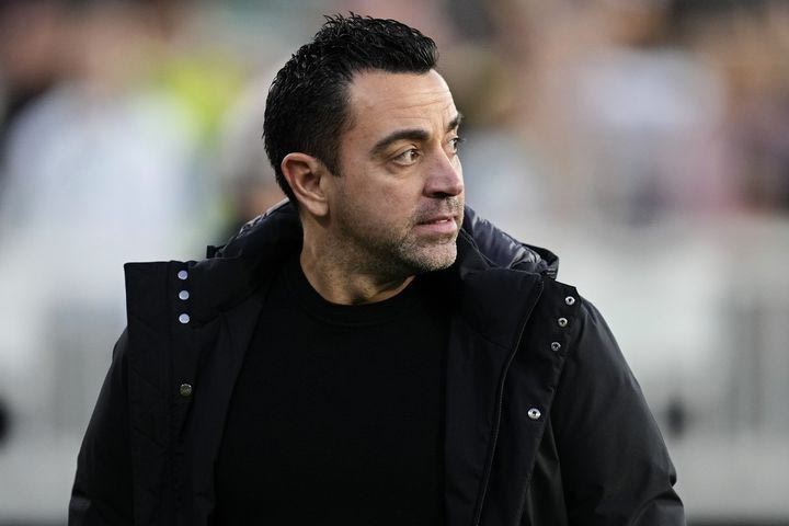 Τσάβι: “Η διοίκηση μού λέει να μην σκέφτομαι τα σενάρια αποχώρησης”