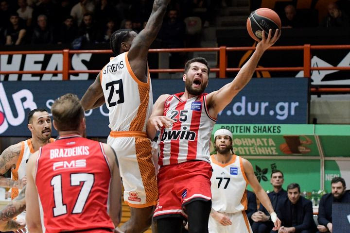 Προμηθέας – Ολυμπιακός 57-81: Προπόνηση στην Πάτρα πριν από τη Βαλένθια