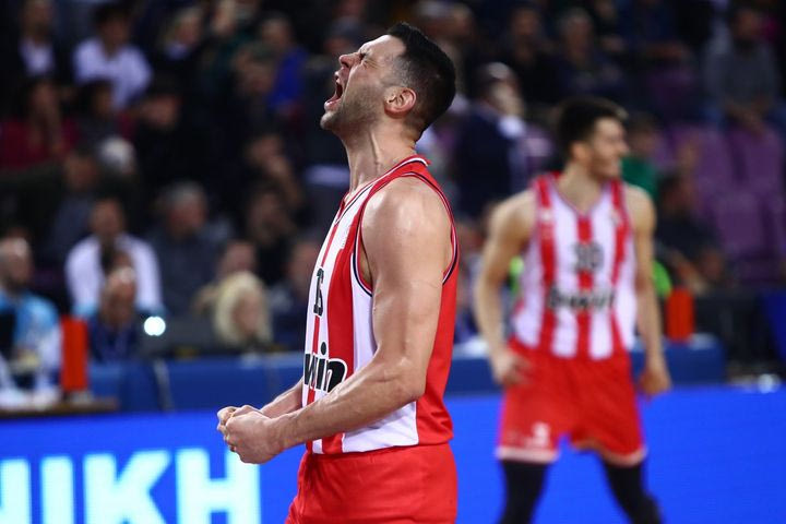 Ολυμπιακός: Οι ξέφρενοι πανηγυρισμοί των ερυθρόλευκων για την κατάκτηση του 12ου Κυπέλλου Ελλάδος ΟΠΑΠ